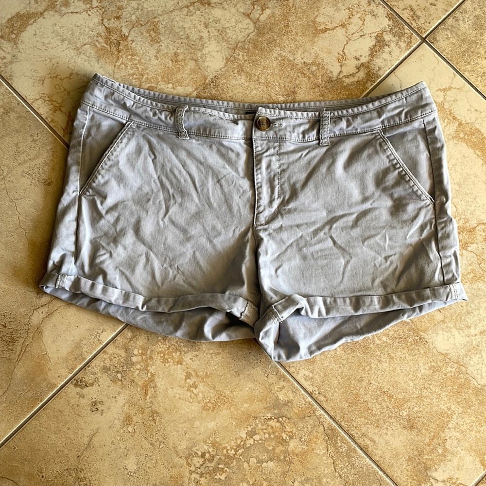 American Eagle Gray Midi Stretch Shorts, Size 14